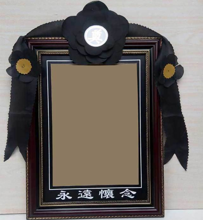 ƬΪʲôҪúڰɫģʲô?